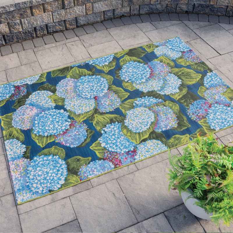 Indoor/Outdoor Hydrangea Blooms Rug 58